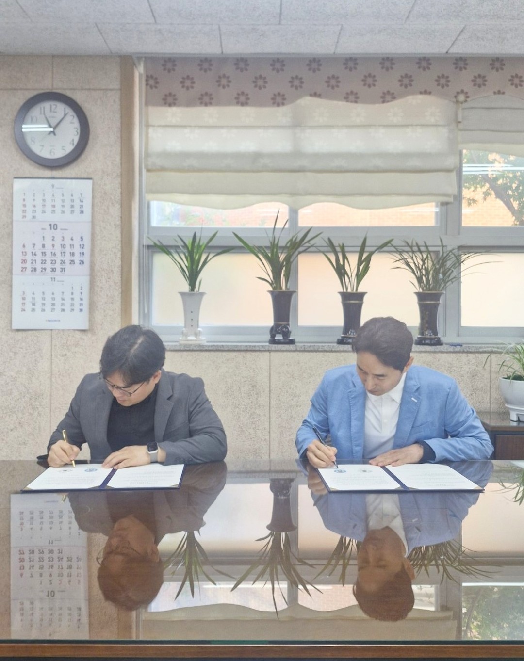 국제커피교류협회와 신서고등학교의 MOU 업무 협약식이 진행되었습니다.