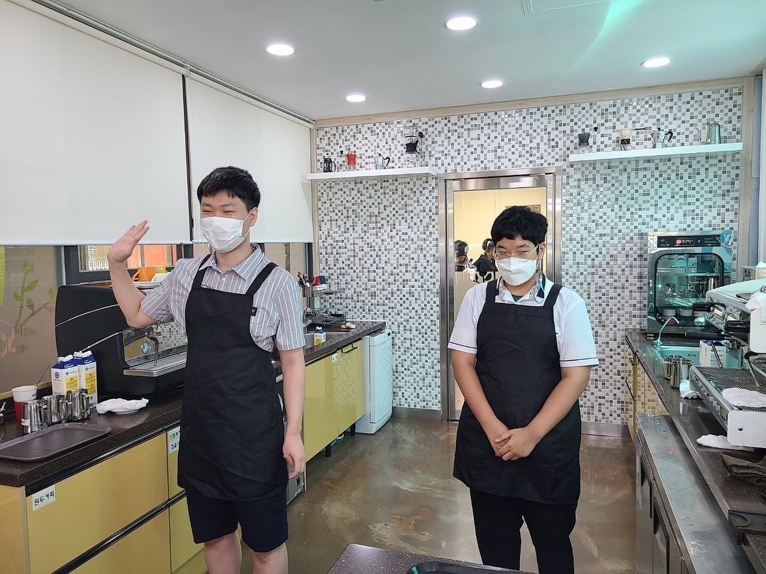 관악고등학교에서 바리스타검정 시험이 있었습니다.