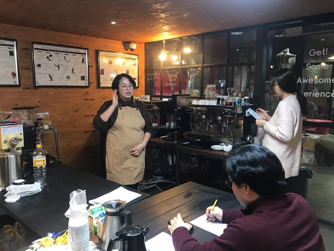 협회의 새로운 회원님들과 함께 새롭게 개전된 시험과정에 대해서 연수교육이 있었습니다.