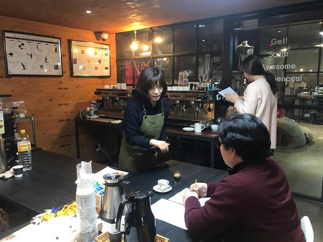 협회의 새로운 회원님들과 함께 새롭게 개전된 시험과정에 대해서 연수교육이 있었습니다.
