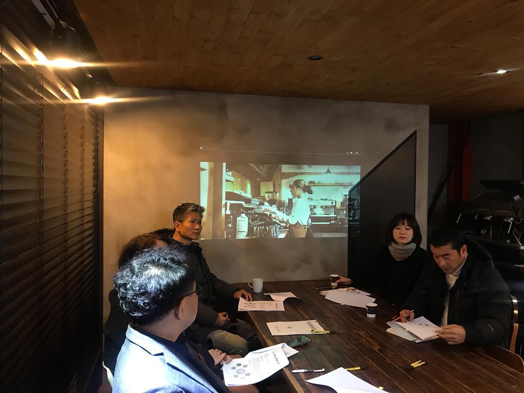 협회의 새로운 회원님들과 함께 새롭게 개전된 시험과정에 대해서 연수교육이 있었습니다.