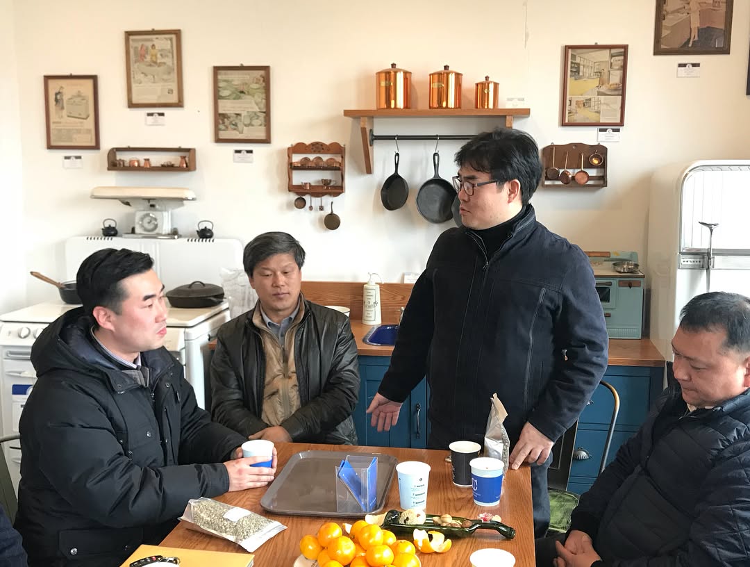 임원들과 함께 협회소속의 충주 커피박물관에서 송년회를 가졌습니다.