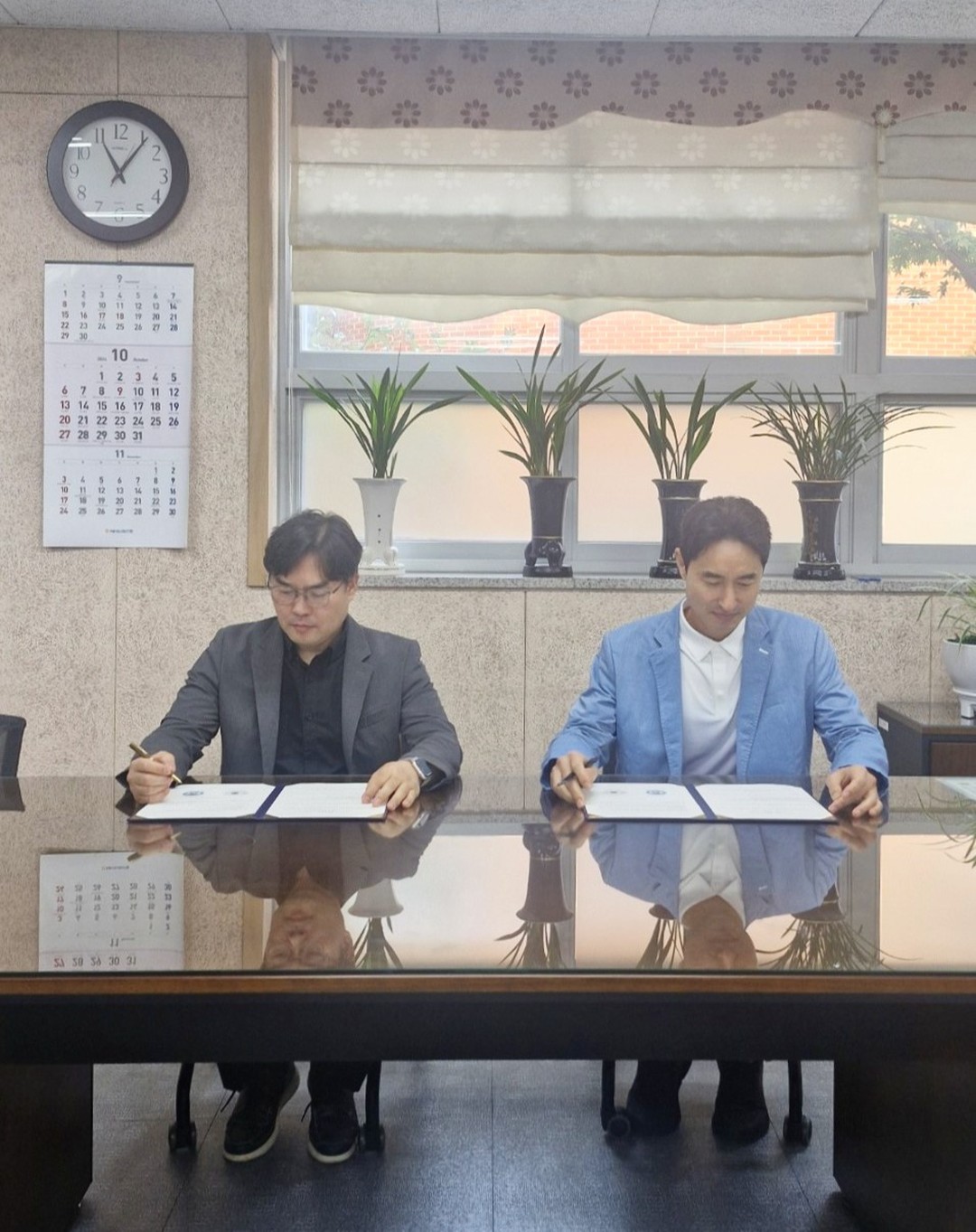 국제커피교류협회와 신서고등학교의 MOU 업무 협약식이 진행되었습니다.