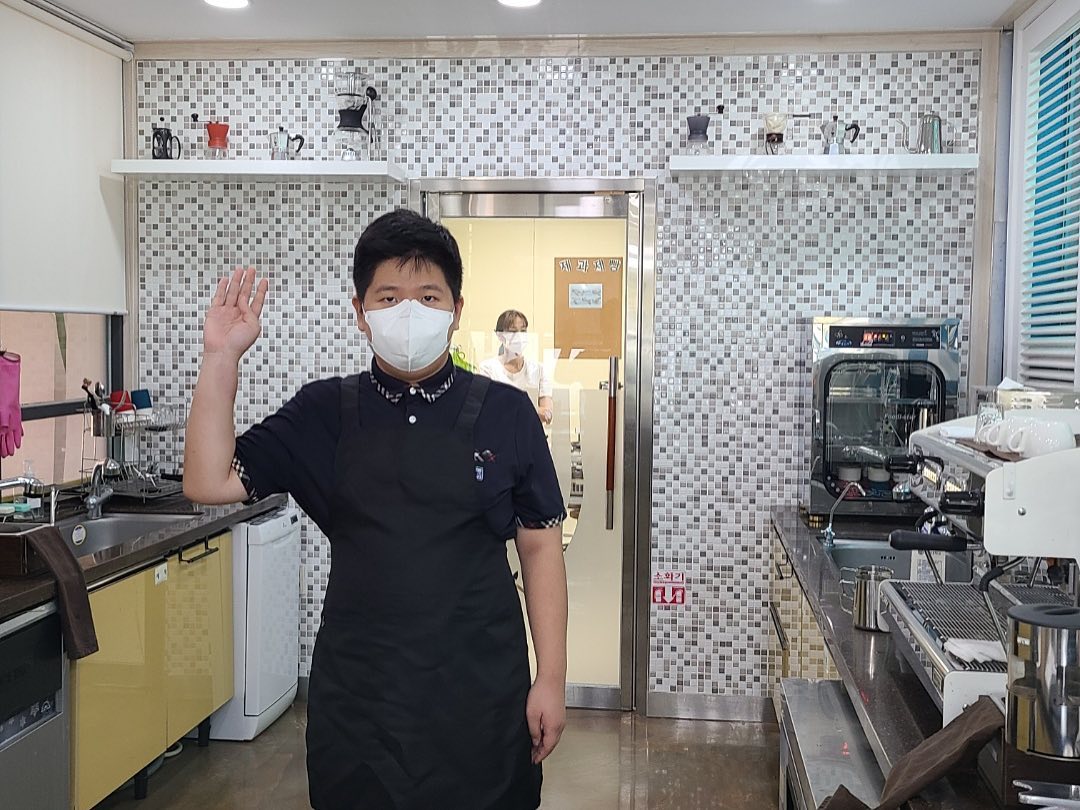 관악고등학교에서 바리스타검정 시험이 있었습니다.